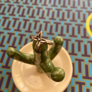 JA Retired Blossom Cross Ring sz 5